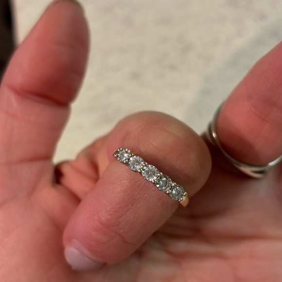 Zales Jewelry - Sold!!! 1/4 CTTW 10kYG 5-diamond ring sz7